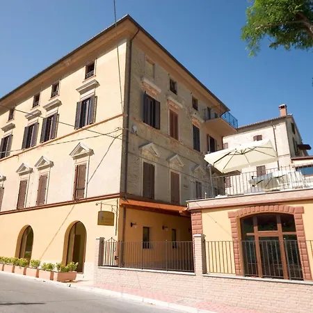 Hotel apartamentowy Raffaello 4*