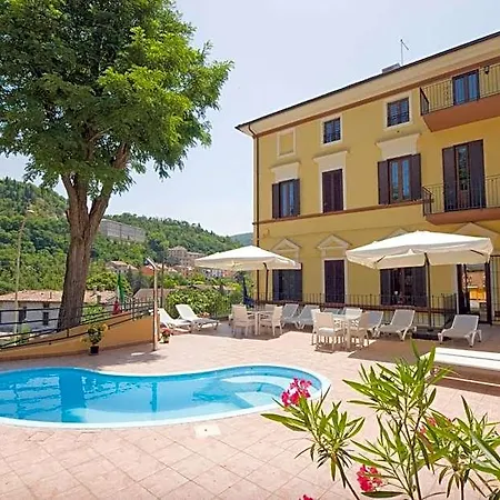 Апарт-отель Raffaello Dimora Storica Con Piscina Panoramica Nelle Marche Sassoferrato