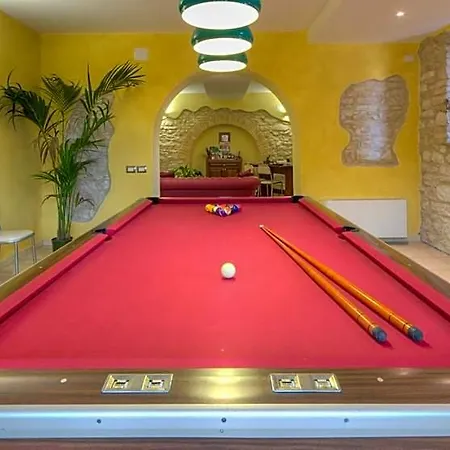 Raffaello Dimora Storica Con Piscina Panoramica Nelle Marche 4* Sassoferrato