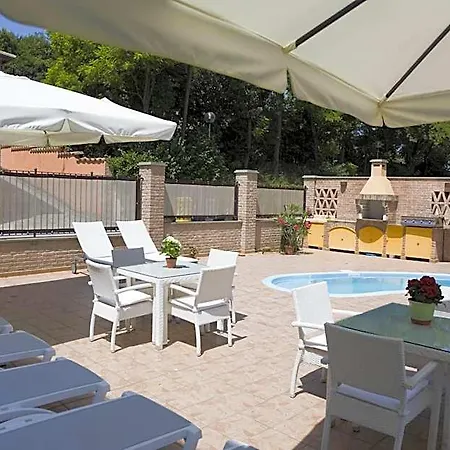 Raffaello Dimora Storica Con Piscina Panoramica Nelle Marche מלון דירות