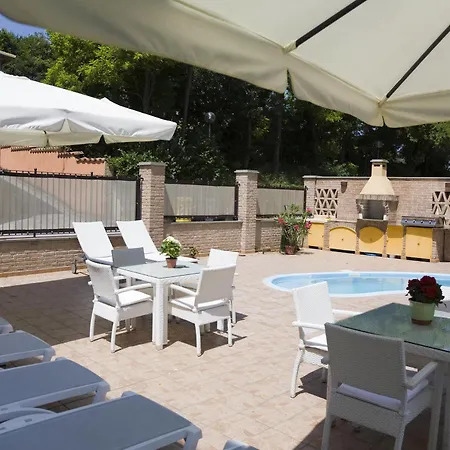Aparthotel Raffaello 3*