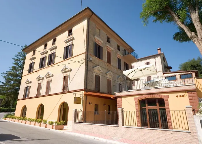 Aparthotel Raffaello 4*
